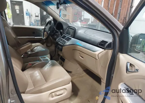 2008 Honda Odyssey Touring z USA, uszkodzony, nr VIN 5FNRL38908B092758